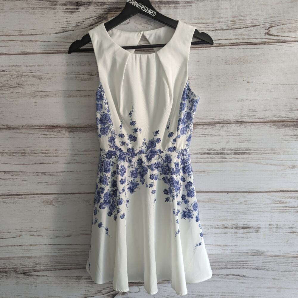 Teeze Me Fit and Flare Floral Toile Blue and White Dress sz 1/2